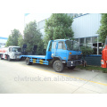 Dongfeng 145 Flachbett-Abschleppwagen, aus Porzellan-Flachbett-LKW gefertigt